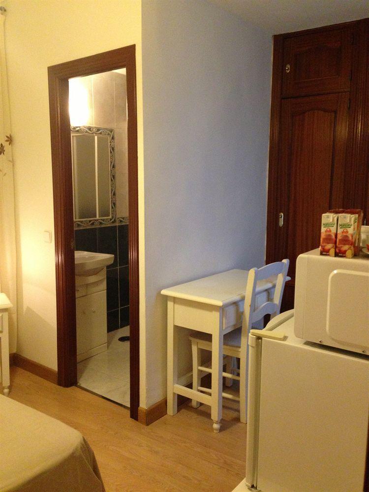 Hostal La Estrella Madrid Extérieur photo