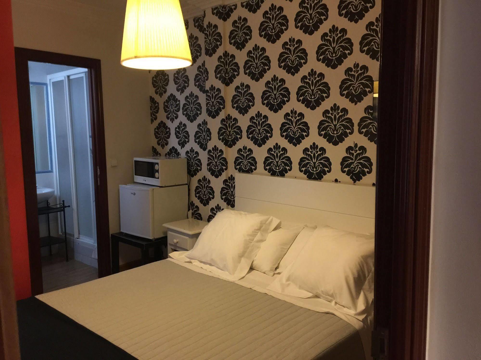 Hostal La Estrella Madrid Extérieur photo