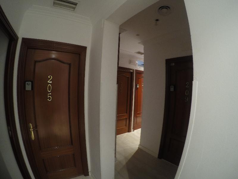 Hostal La Estrella Madrid Extérieur photo