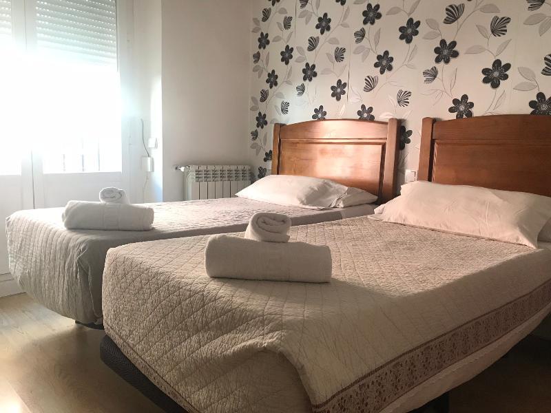 Hostal La Estrella Madrid Extérieur photo