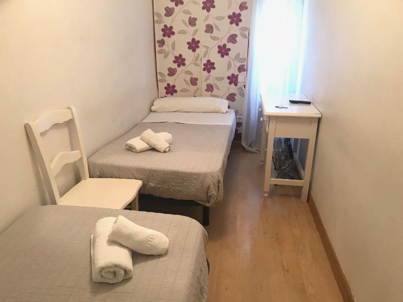 Hostal La Estrella Madrid Extérieur photo
