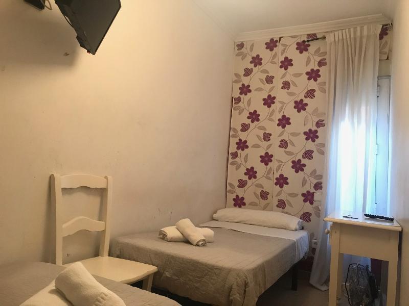 Hostal La Estrella Madrid Extérieur photo