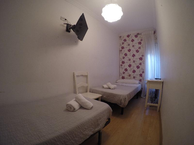 Hostal La Estrella Madrid Extérieur photo