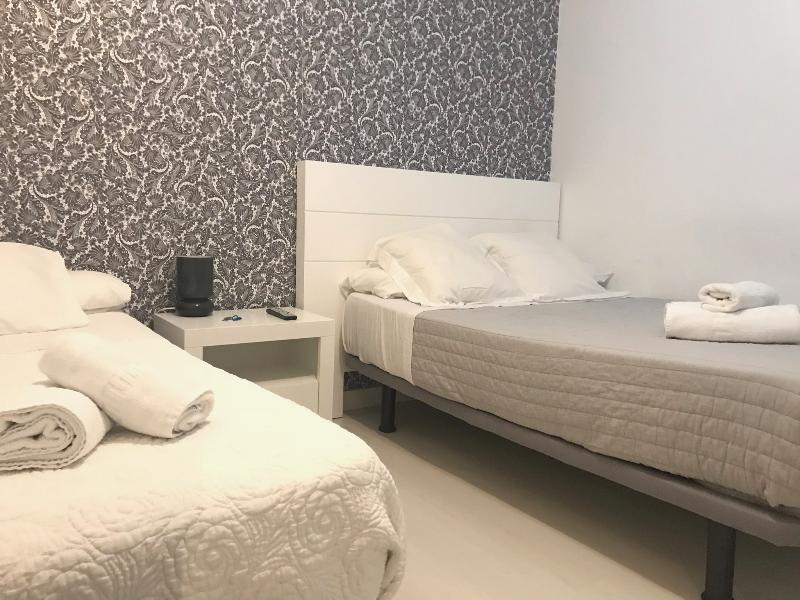 Hostal La Estrella Madrid Extérieur photo
