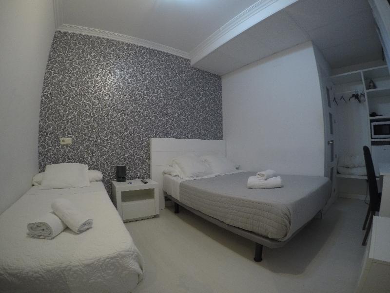 Hostal La Estrella Madrid Extérieur photo