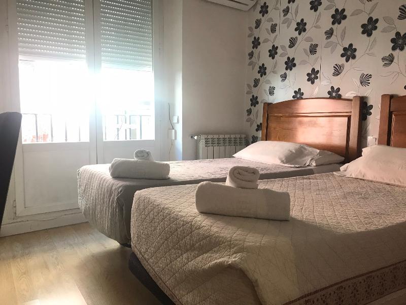Hostal La Estrella Madrid Extérieur photo