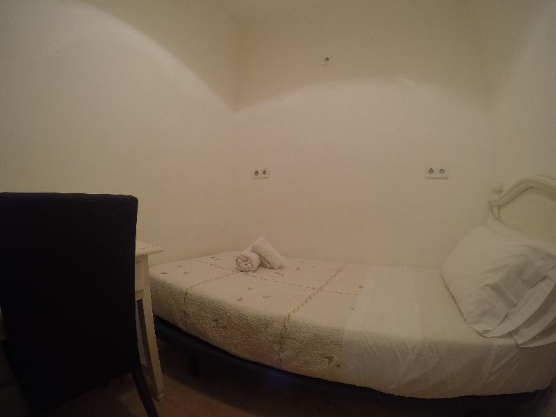 Hostal La Estrella Madrid Extérieur photo